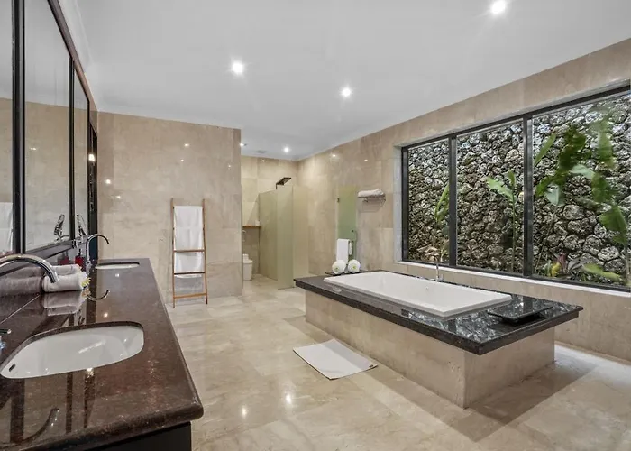 Lux 3br With Ocean Views, Pool & Full Kitchen ウルワツ