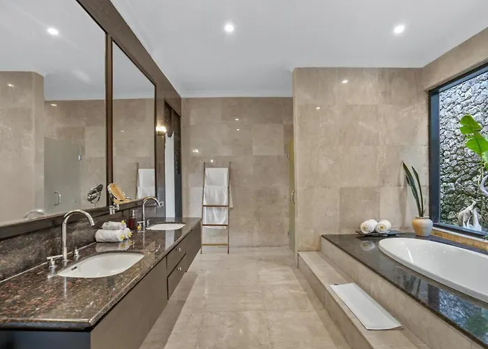 Lux 3br With Ocean Views, Pool & Full Kitchen ヴィラ ウルワツ