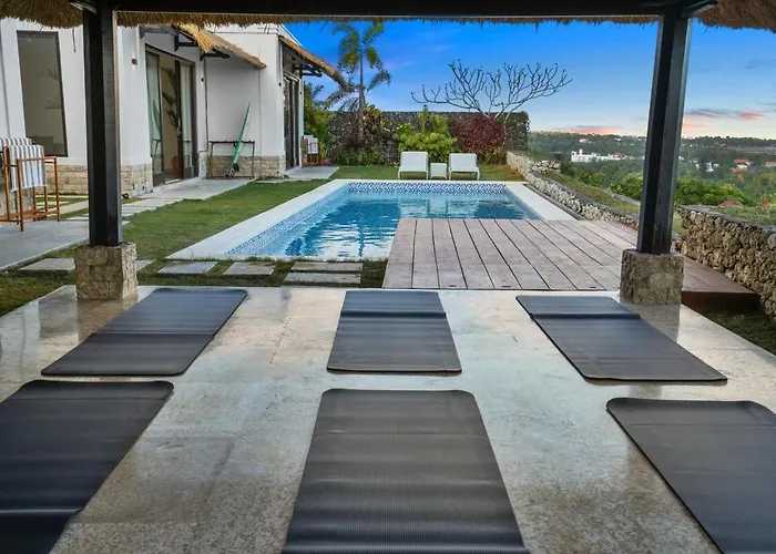 Lux 3br With Ocean Views, Pool & Full Kitchen *